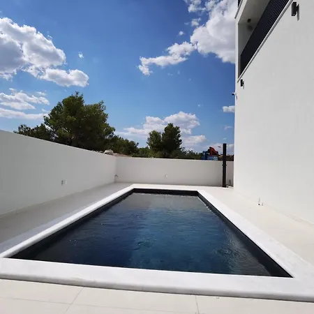 Emperor Exchange Villa Srima