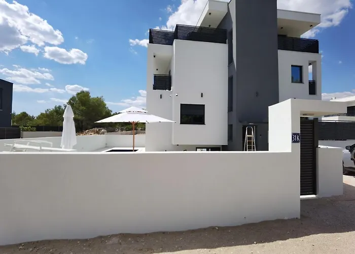 Villa Emperor Exchange Srima