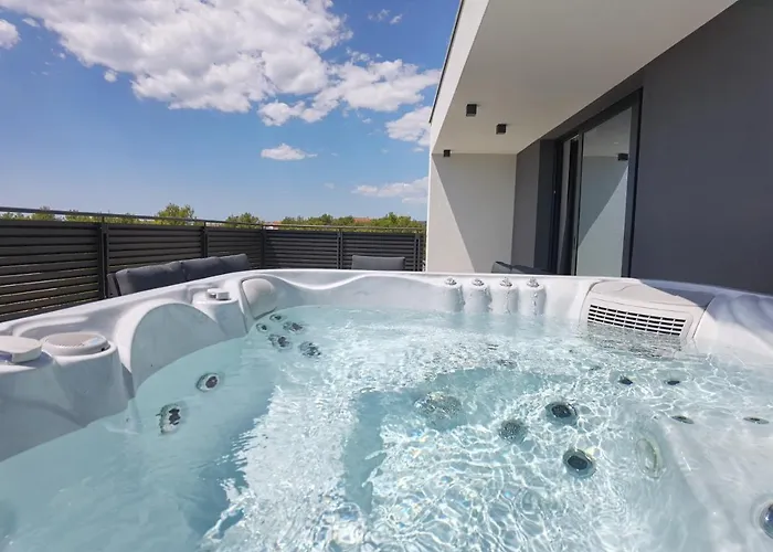 Emperor Exchange Villa Srima