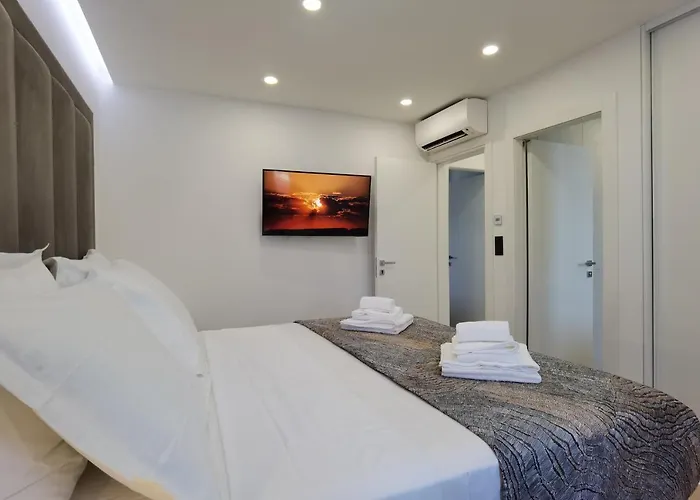 Emperor Exchange Villa Srima